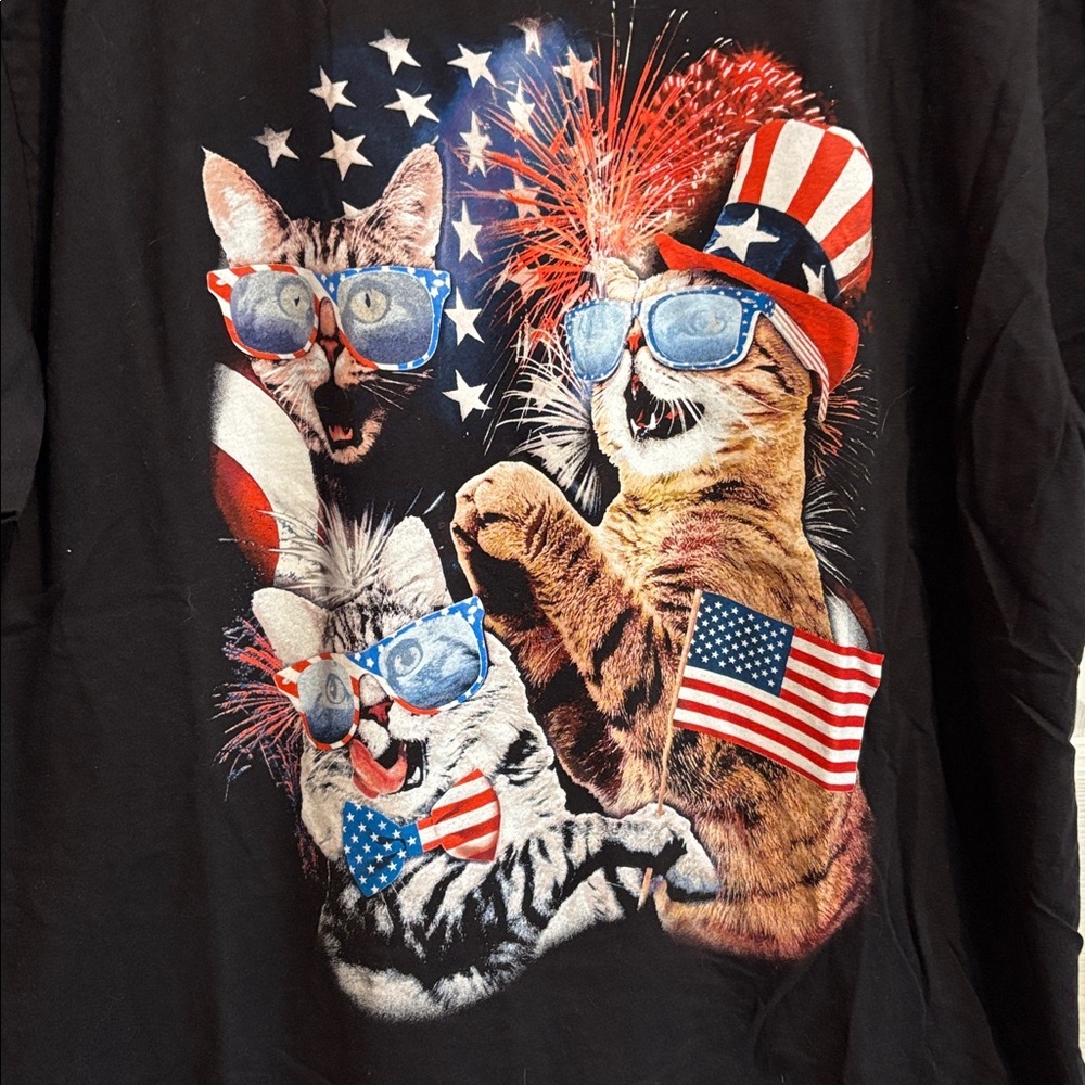 Patriotic Cats T-Shirt - Picture 2 of 4